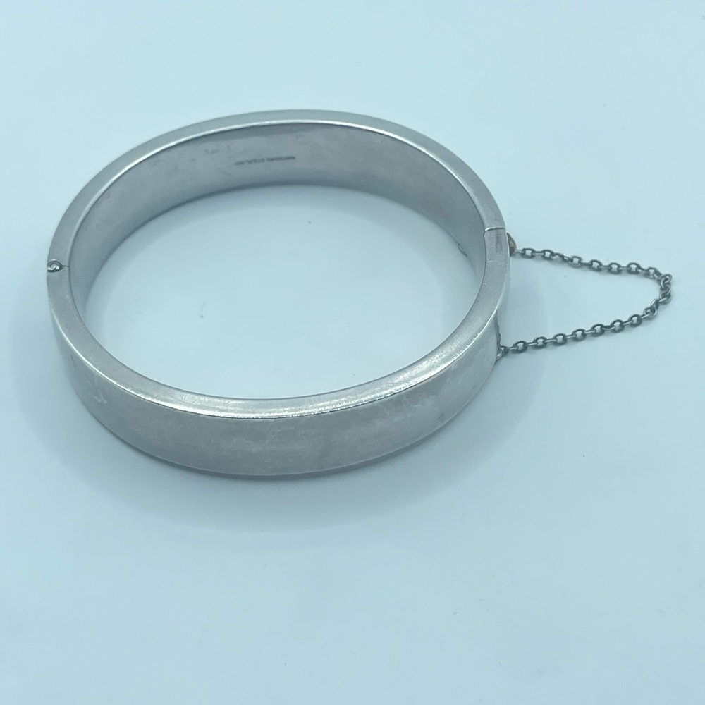 Vintage Hayward Sterling Silver 925 Bangle Hinged Bracelet with safety chain. 7”